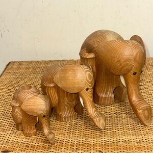 Vintage Elephant Toothpick Hand Carved Wooden Family Matchstick Holder Set Of 3